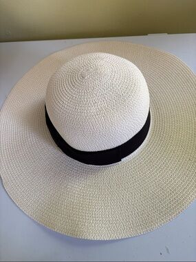 Debra Weitzner Cream Paper Wide-brimmed Sun Hat XL